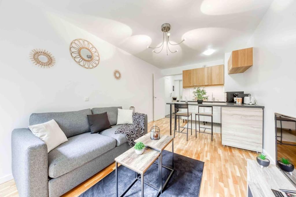 ווילג'וף Appartement Moderne, Metro 7, Parking Et Jardin מראה חיצוני תמונה